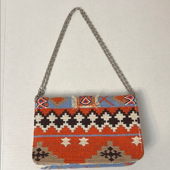 AMERICA & BEYOND GEOMETRIC CHAIN CROSSBODY BAG - Picture 9 of 16